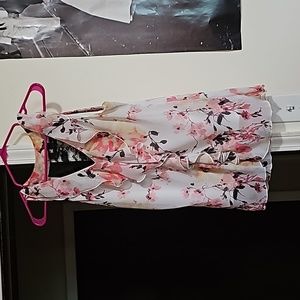 Flowy light summer blouse with lace back